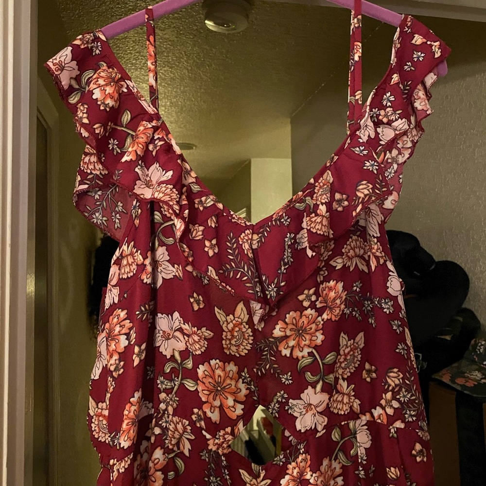 Burgundy floral jumpsuit with key hole cutout